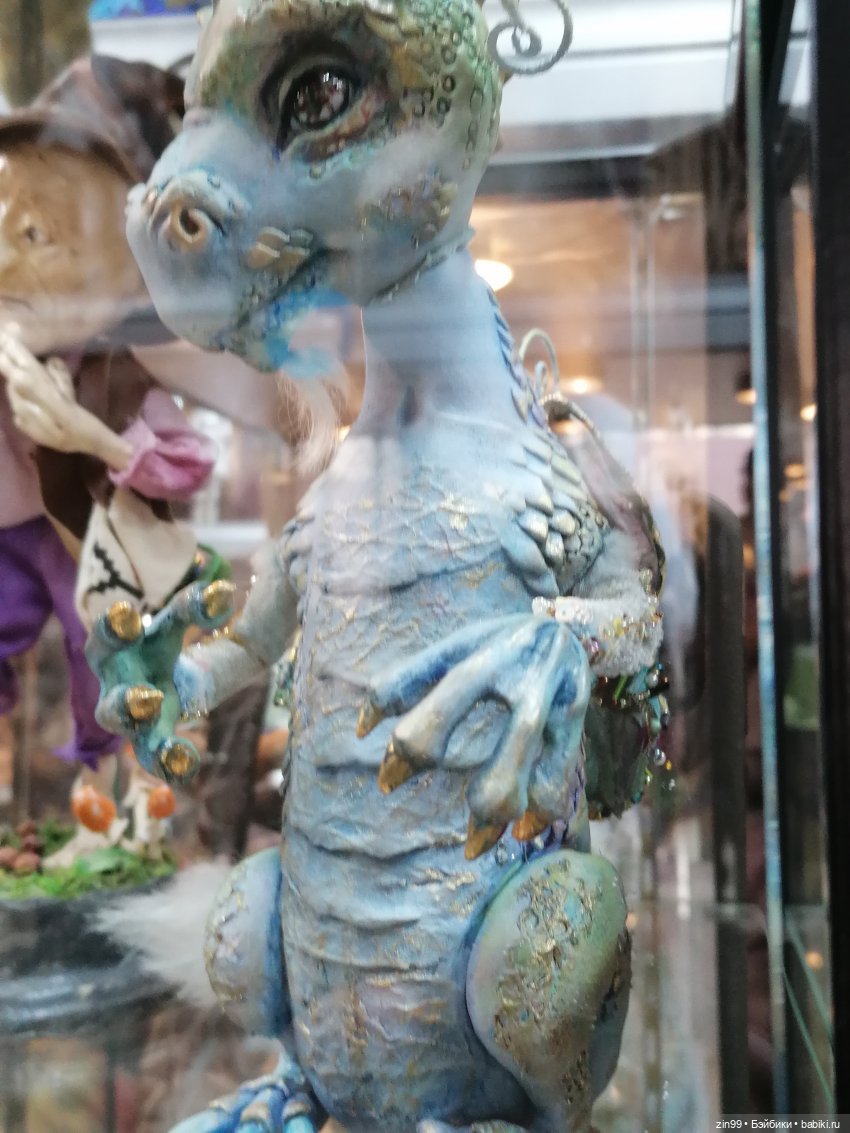 Галерея Кукол на Вернисаже в Измайлово