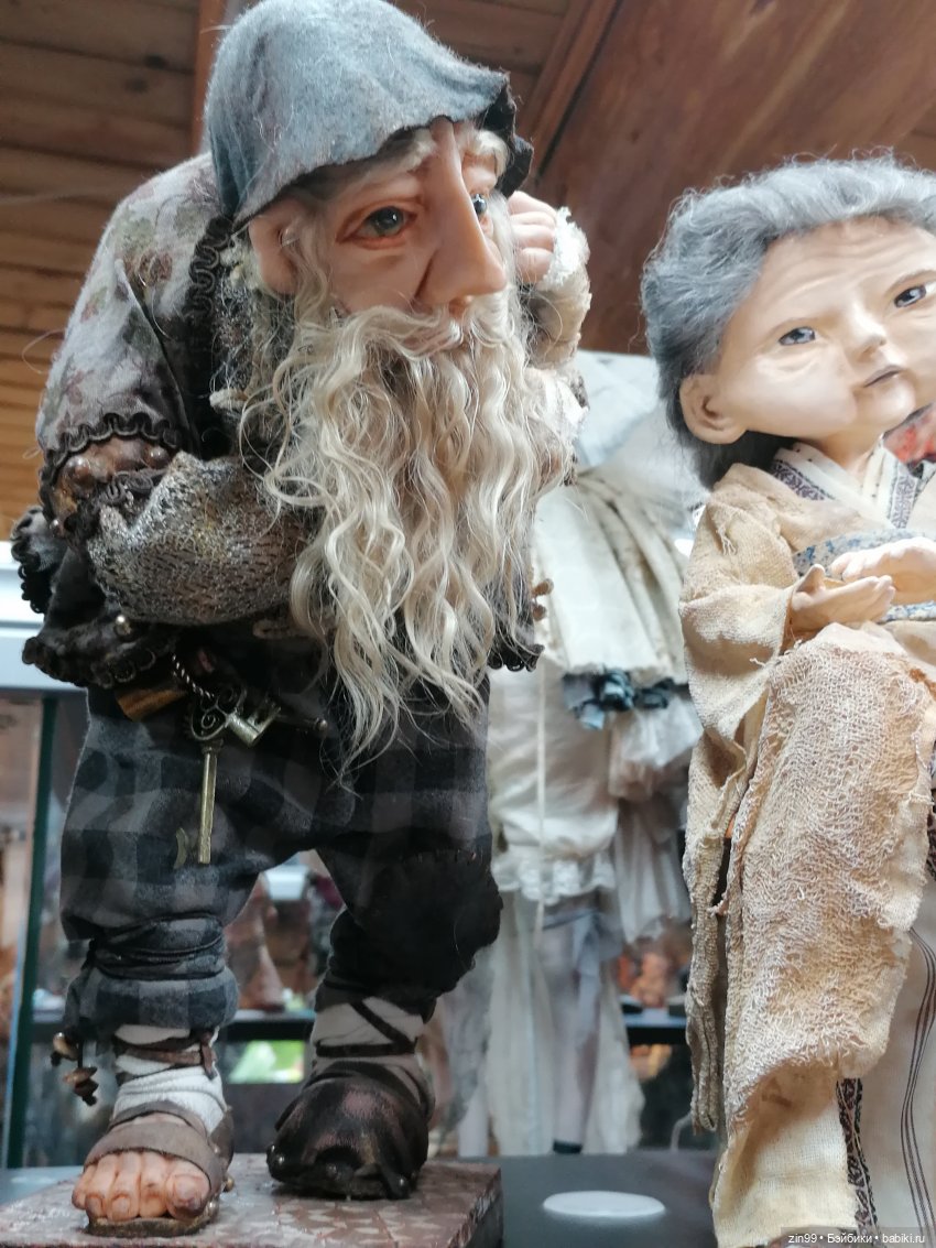 Галерея Кукол на Вернисаже в Измайлово