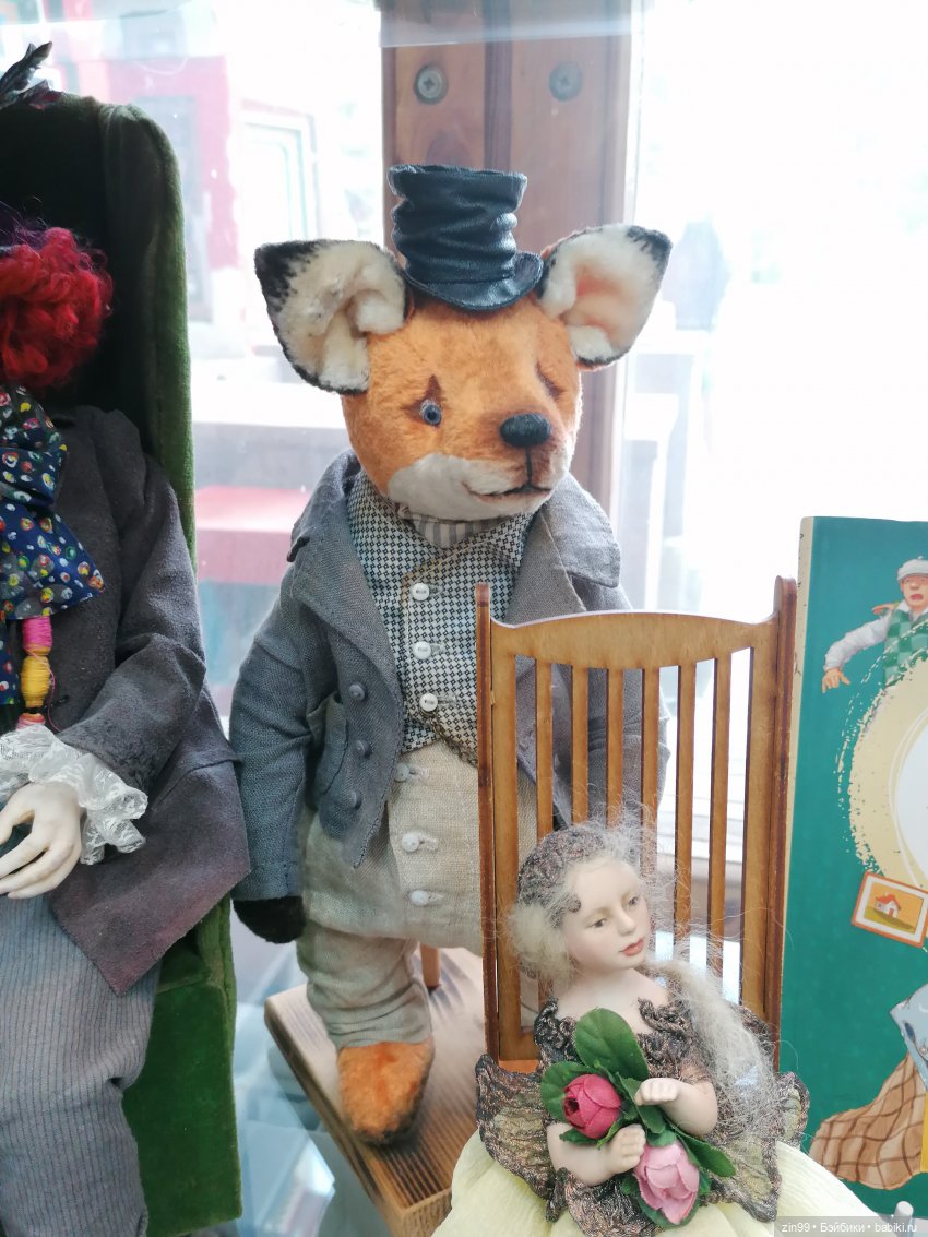 Галерея Кукол на Вернисаже в Измайлово