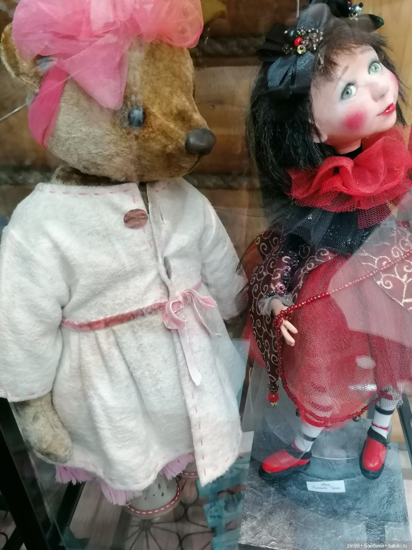 Галерея Кукол на Вернисаже в Измайлово