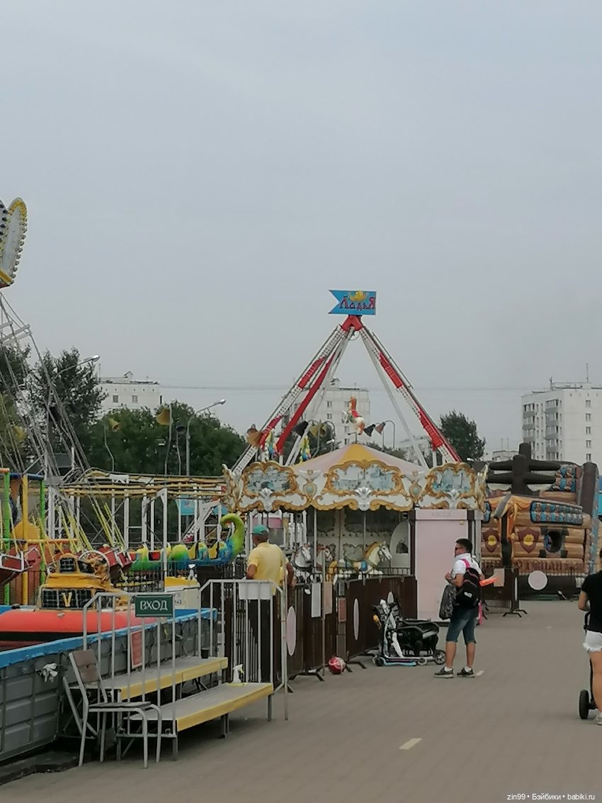 В Коломенское с Баболи за медом