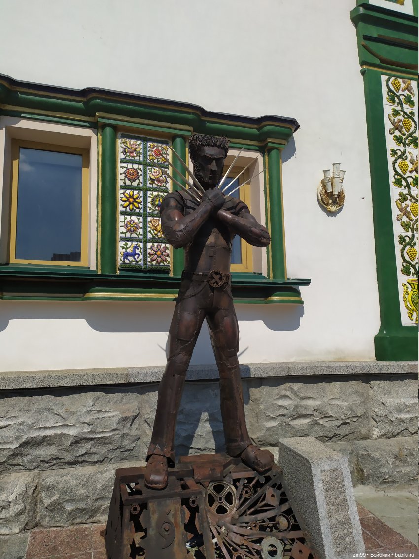 Кукла на Блошином рынке одна дома, другая там