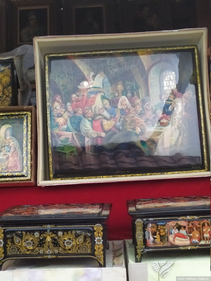 Кукла на Блошином рынке одна дома, другая там