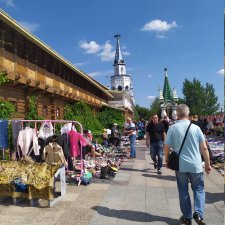 Кукла на Блошином рынке одна дома, другая там