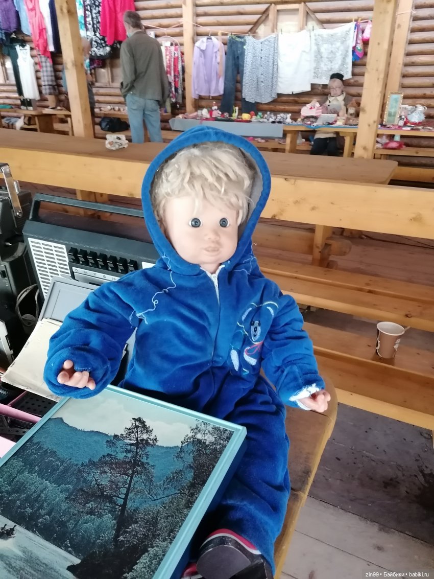 Блошиный рынок на вернисаже в Москве