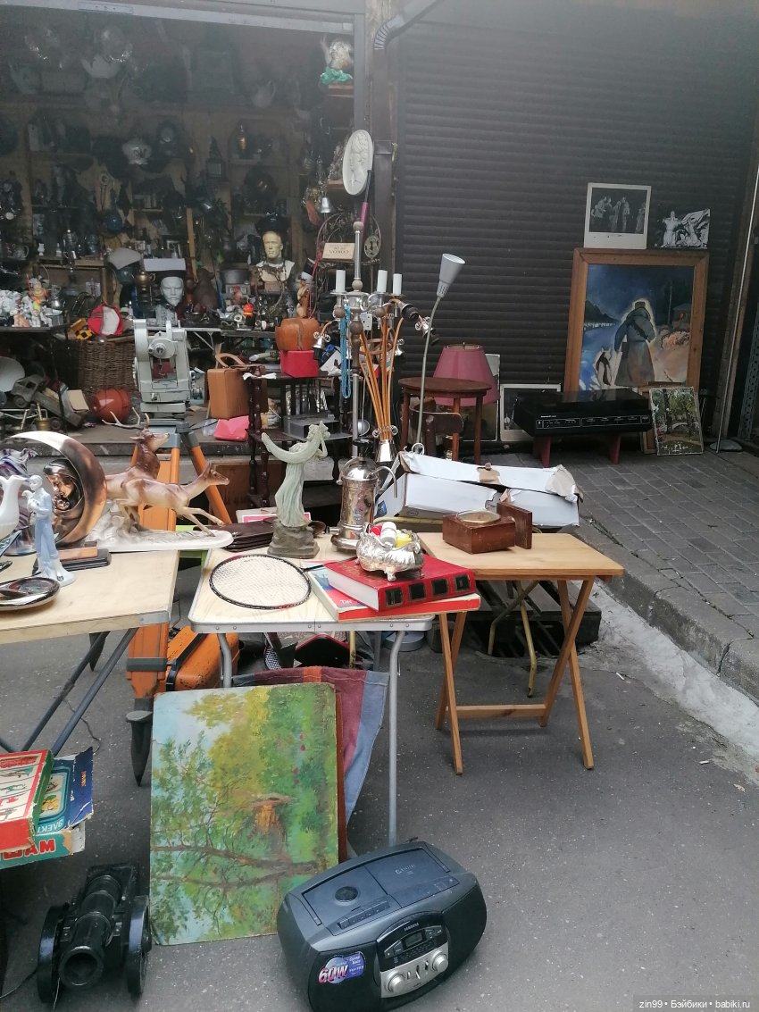 Блошиный рынок на вернисаже в Москве