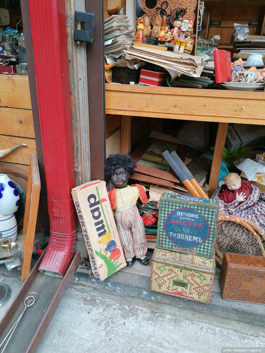 Блошиный рынок на вернисаже в Москве