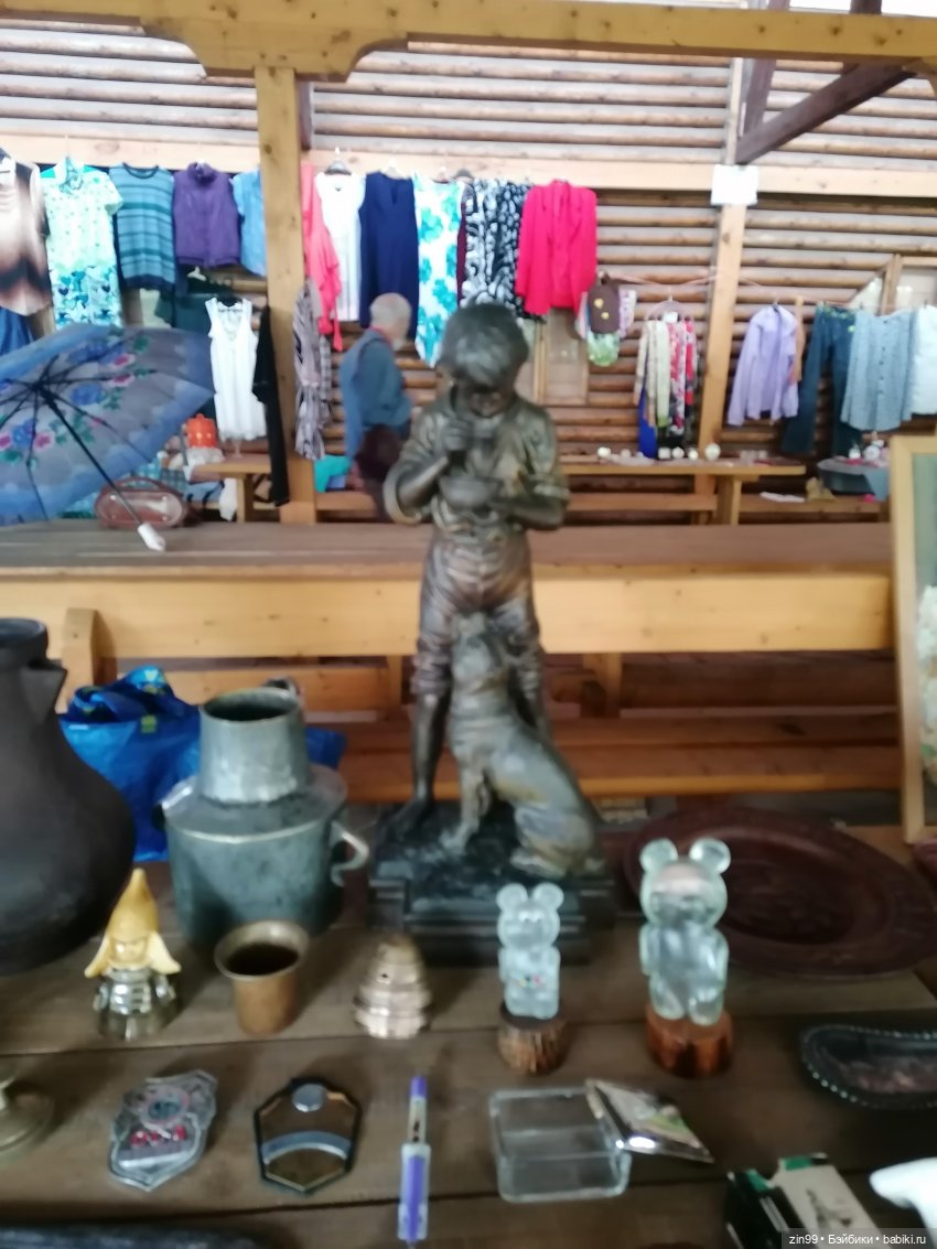 Блошиный рынок на вернисаже в Москве