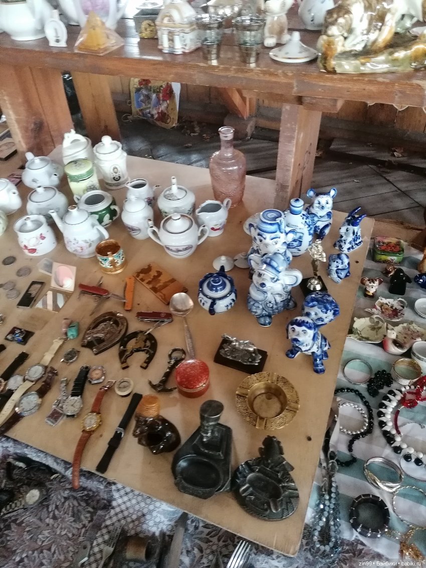 Блошиный рынок на вернисаже в Москве