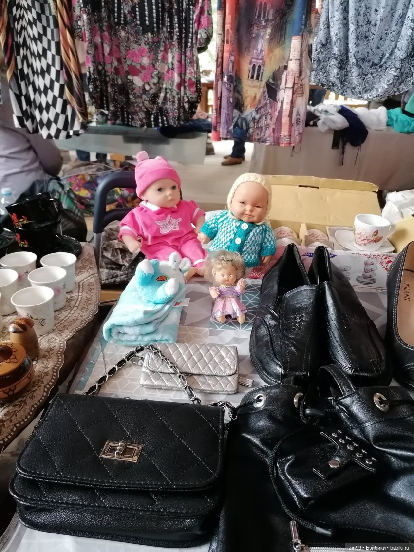 Блошиный рынок на вернисаже в Москве