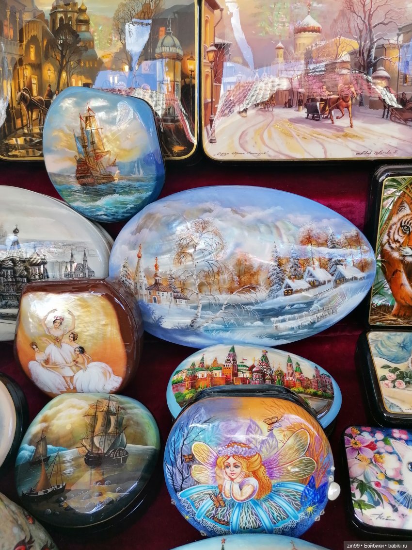 Блошиный рынок на вернисаже в Москве