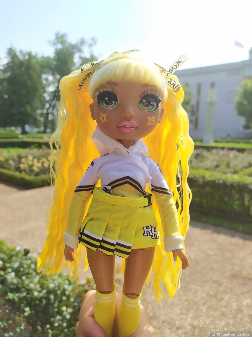 ВДНХ Август. Куклы Rainbow high - Рейнбоу Хай