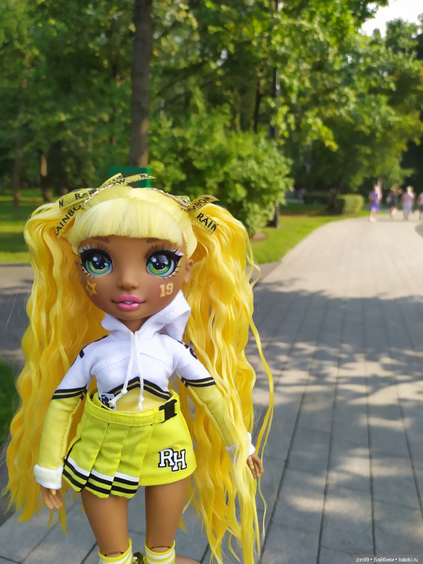 ВДНХ Август. Куклы Rainbow high - Рейнбоу Хай