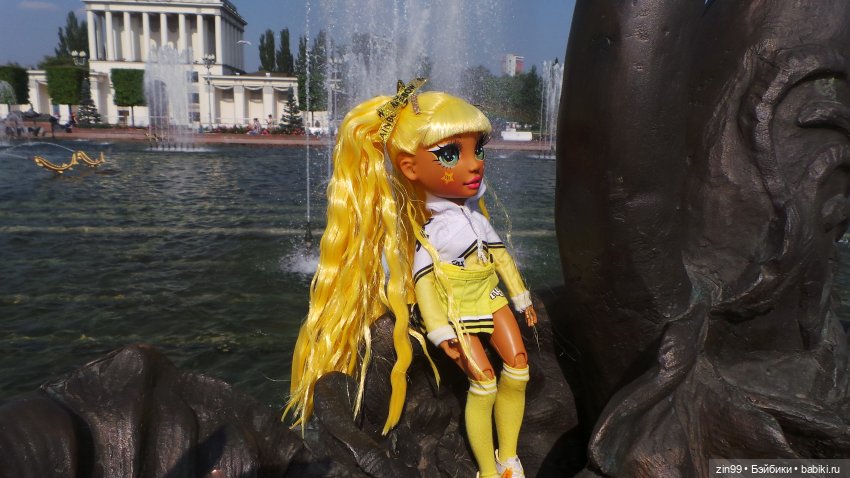 ВДНХ Август. Куклы Rainbow high - Рейнбоу Хай