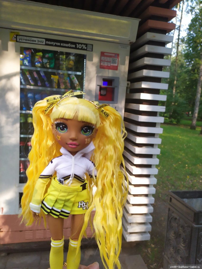 ВДНХ Август. Куклы Rainbow high - Рейнбоу Хай
