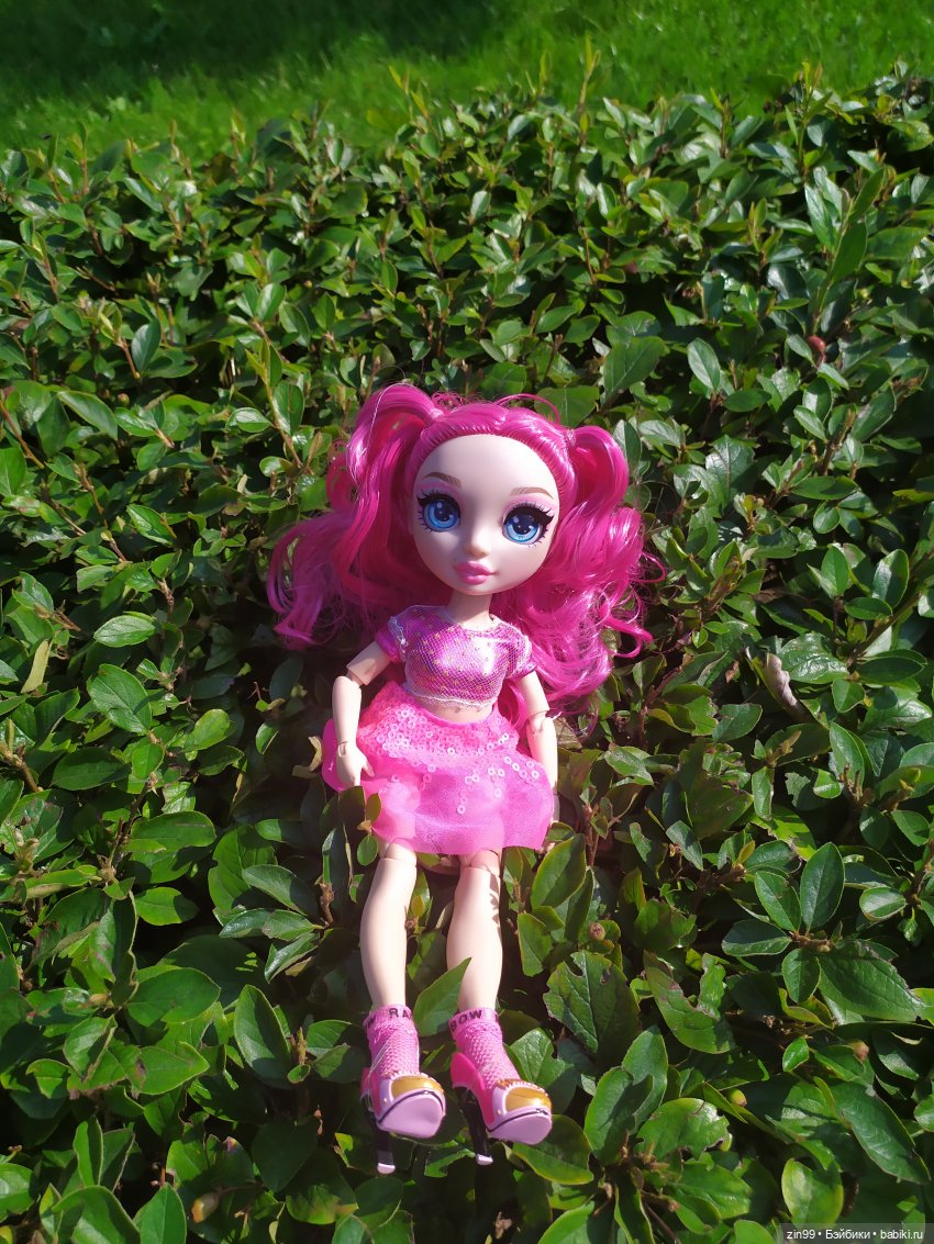 ВДНХ Август. Куклы Rainbow high - Рейнбоу Хай