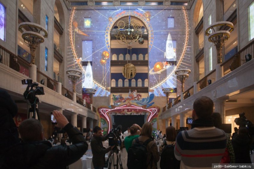 Прогулка в центральный детский магазин в сентябре (фото 5)