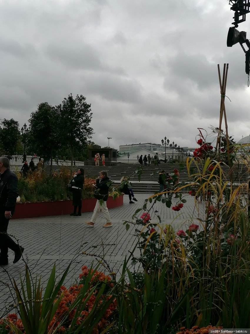 Осень в центре Москвы и на Манеже тоже | Бэйбики Осень в центре Москвы и на Манеже тоже