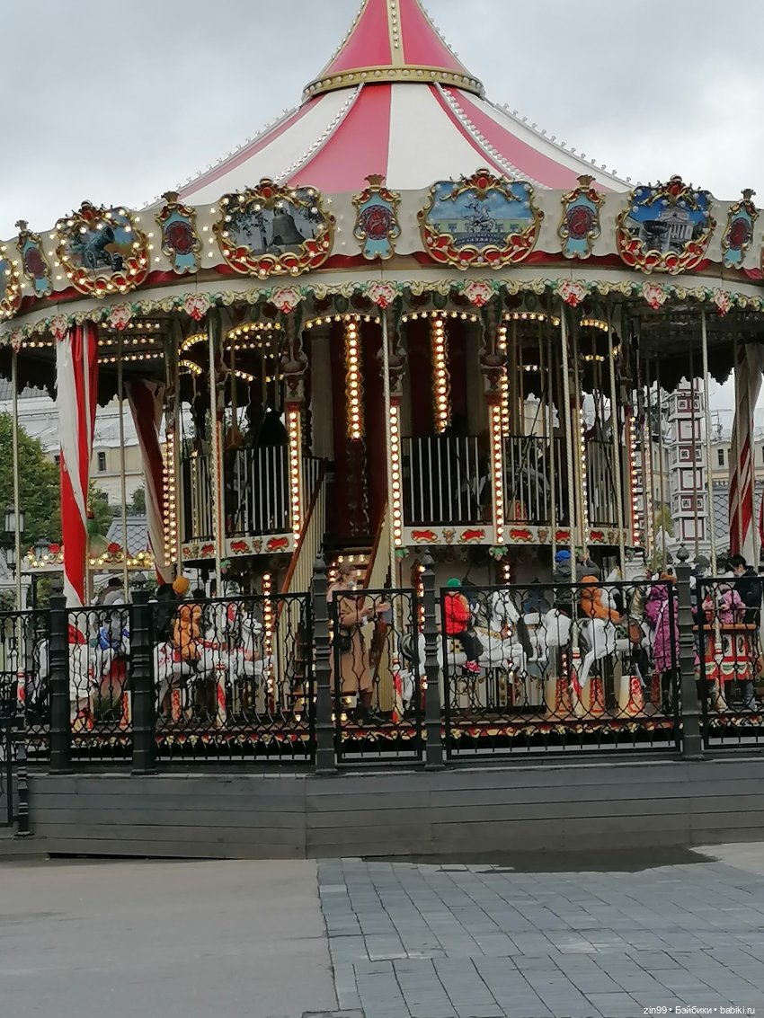 Осень в центре Москвы и на Манеже тоже | Бэйбики Осень в центре Москвы и на Манеже тоже