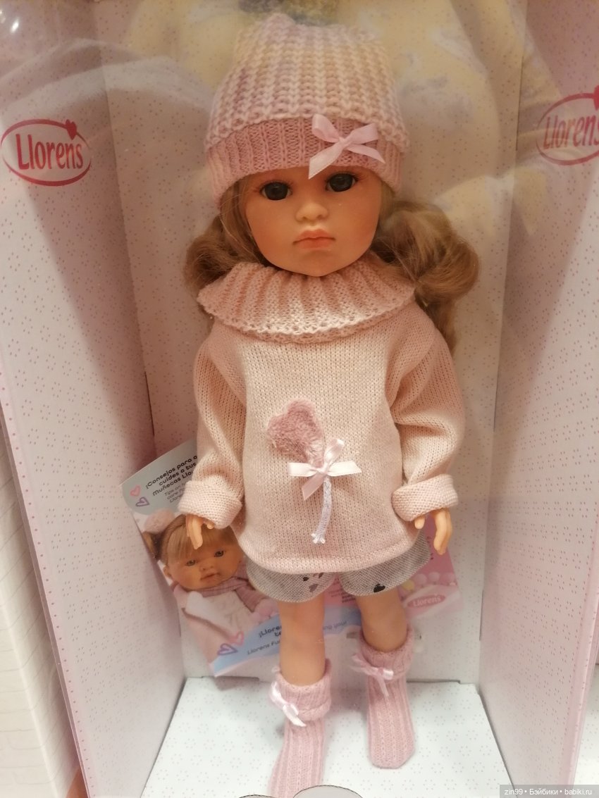 Прогулка в большой развлекательный центр Москвы с куколкой