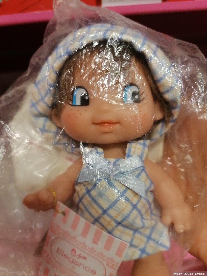 Прогулка в большой развлекательный центр Москвы с куколкой