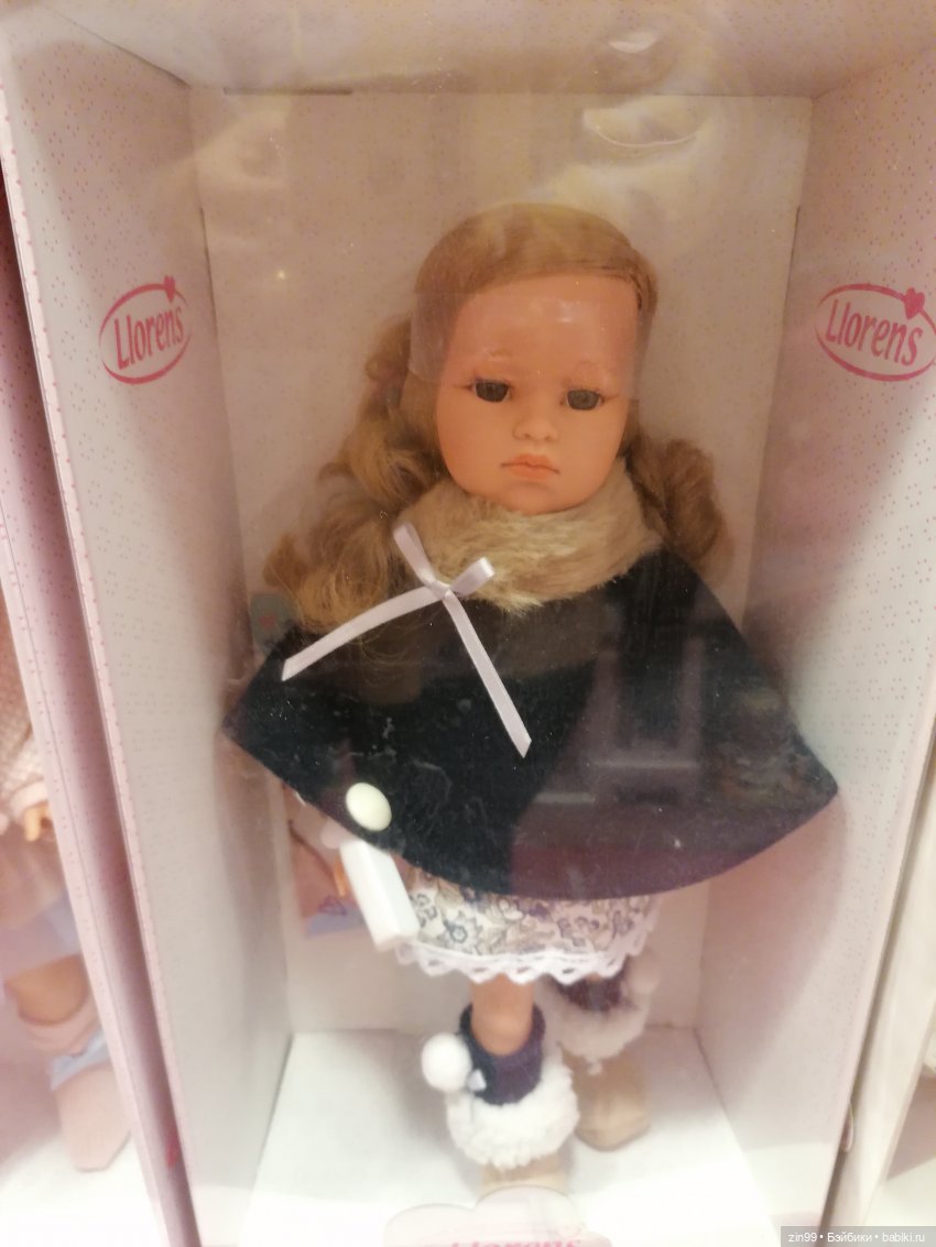 Прогулка в большой развлекательный центр Москвы с куколкой