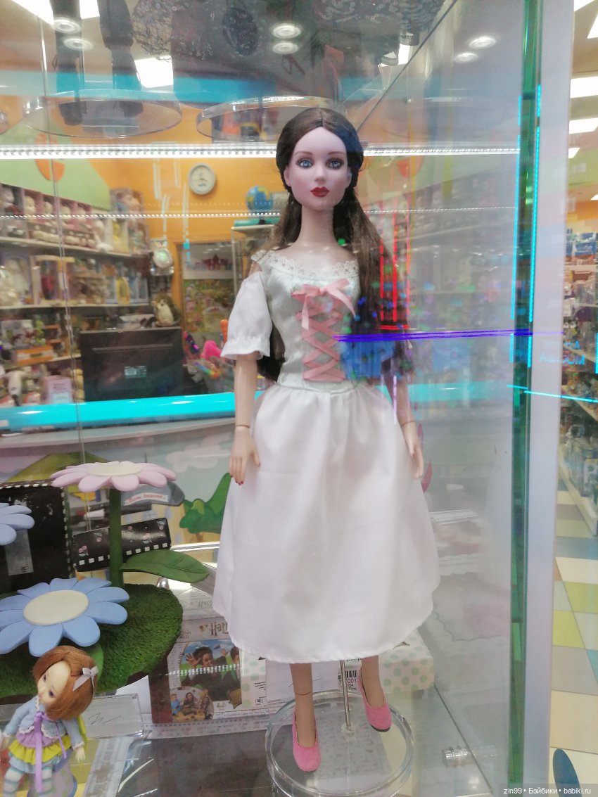 Rainbow High Поппи новенькая и прогулка в ТЦ | Бэйбики Rainbow High Поппи новенькая и прогулка в ТЦ