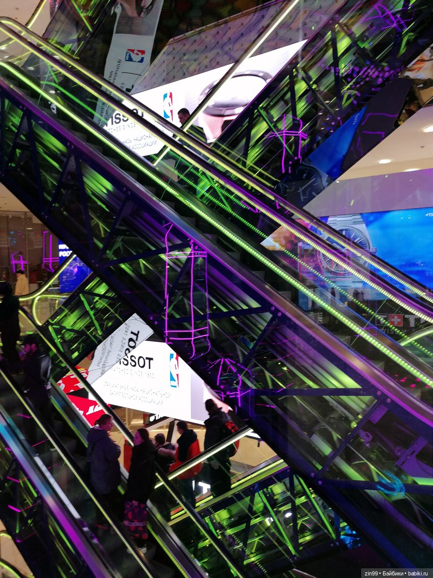 Rainbow High Поппи новенькая и прогулка в ТЦ | Бэйбики Rainbow High Поппи новенькая и прогулка в ТЦ (фото 10)