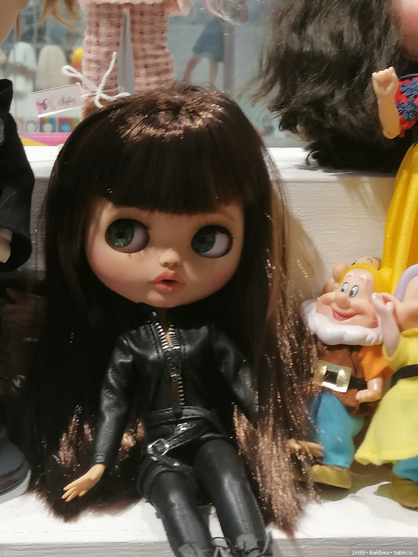 Прогулка в большой детский магазин и не только