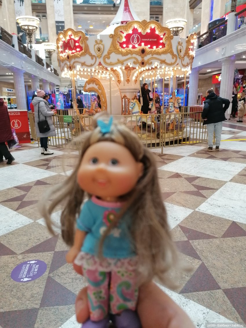 Прогулка в большой детский магазин и не только