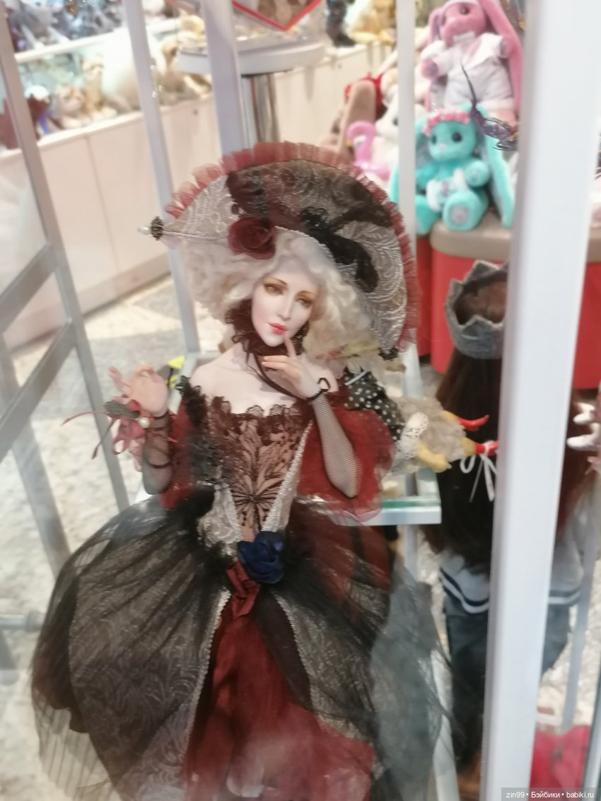 Прогулка в большой детский магазин и не только