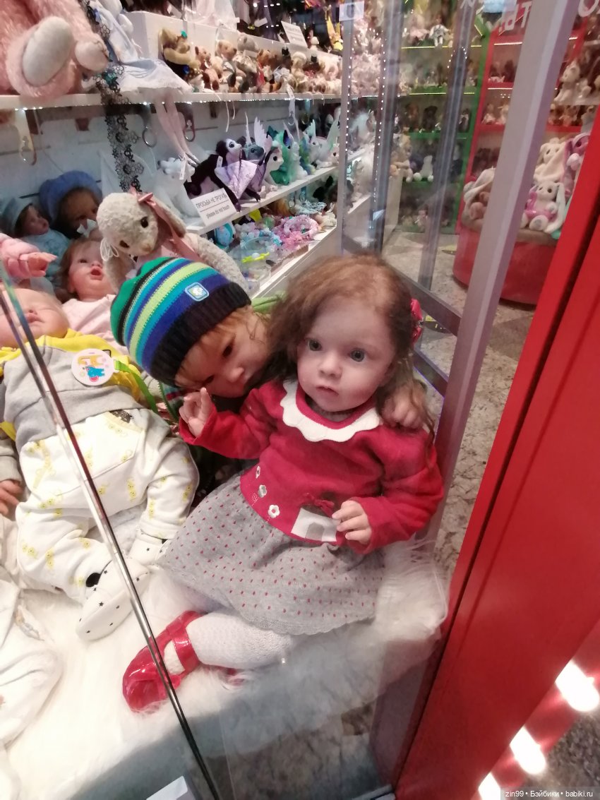Прогулка в большой детский магазин и не только