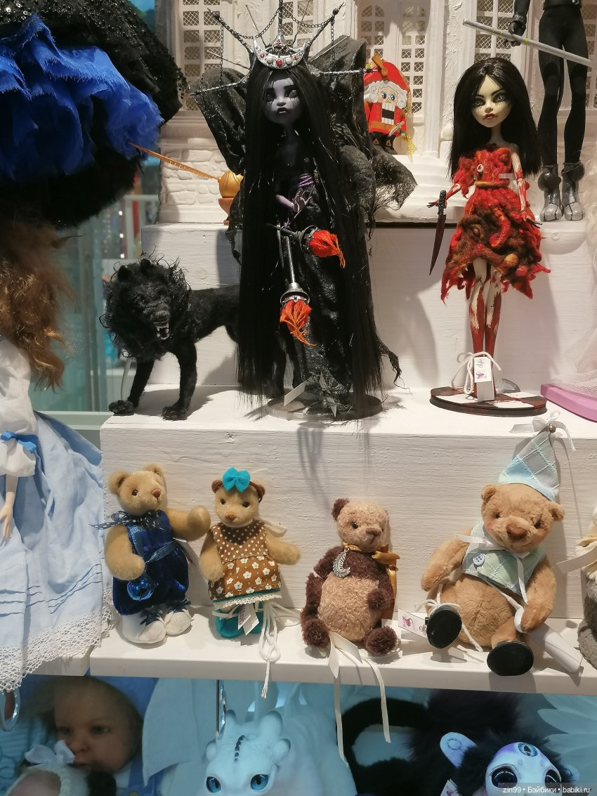 Прогулка в большой детский магазин и не только