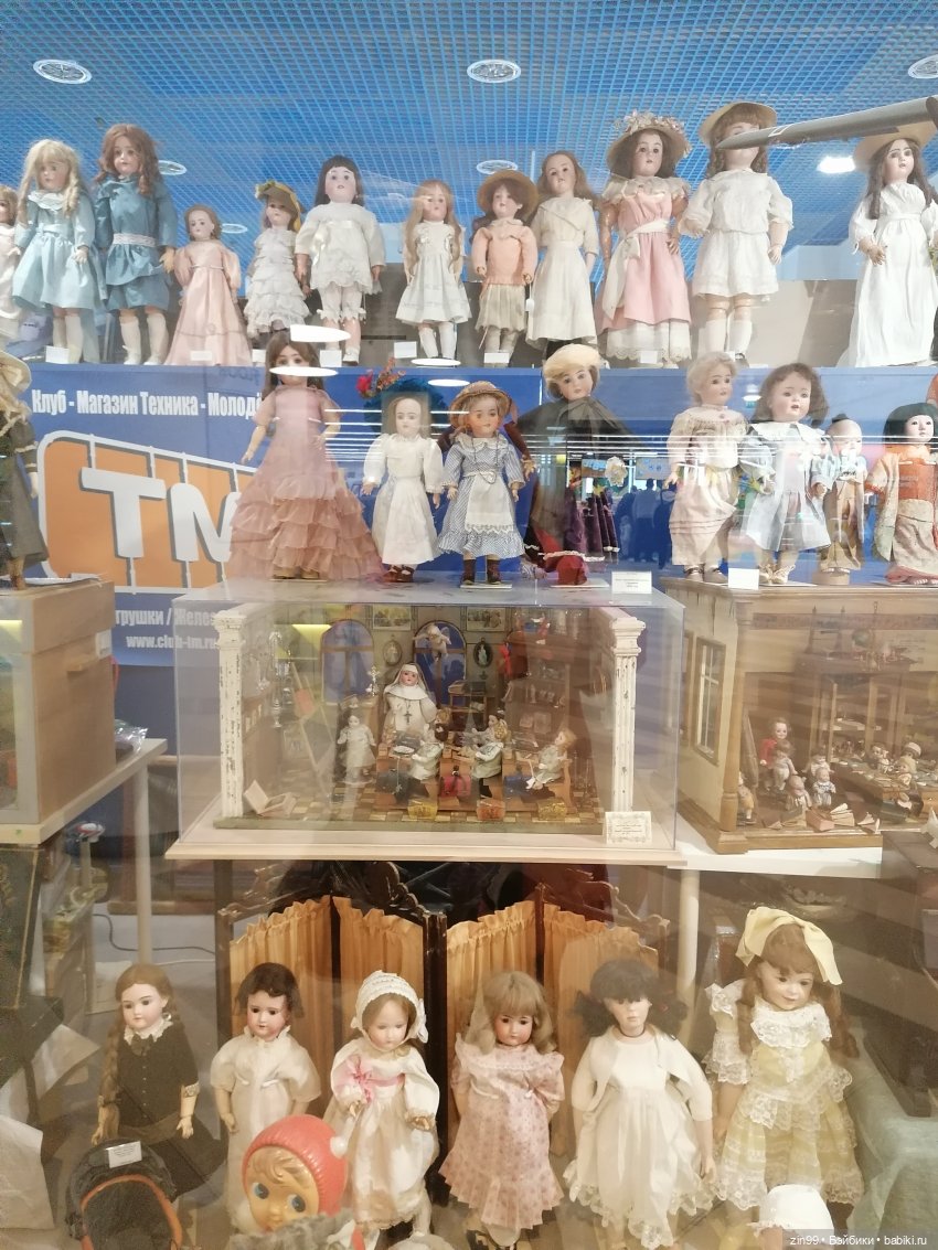 Прогулка в большой детский магазин и не только