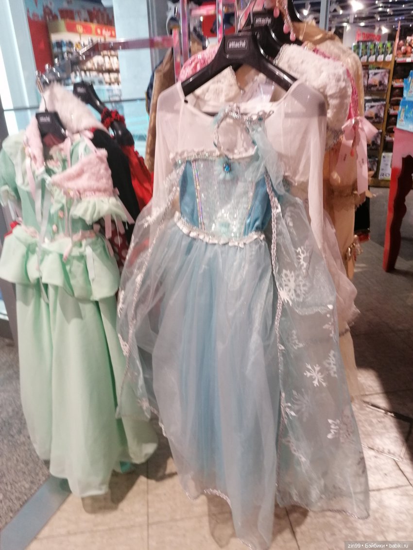 Прогулка в большой детский магазин и не только