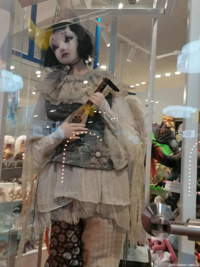 Прогулка в большой детский магазин и не только