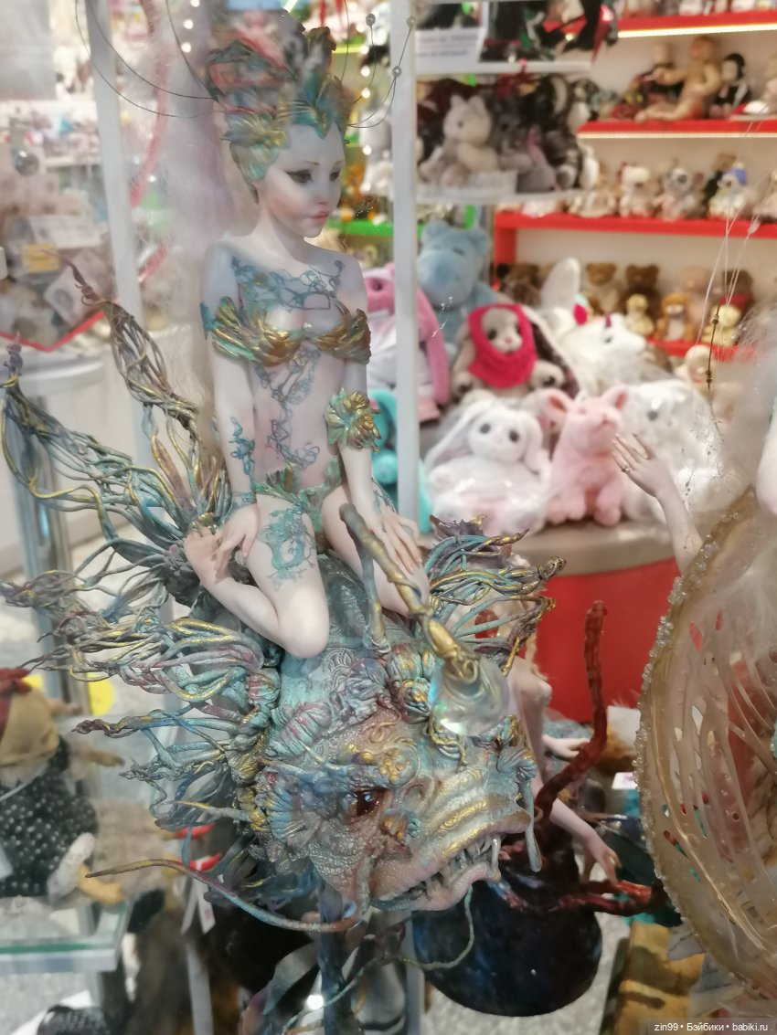 Прогулка в большой детский магазин и не только