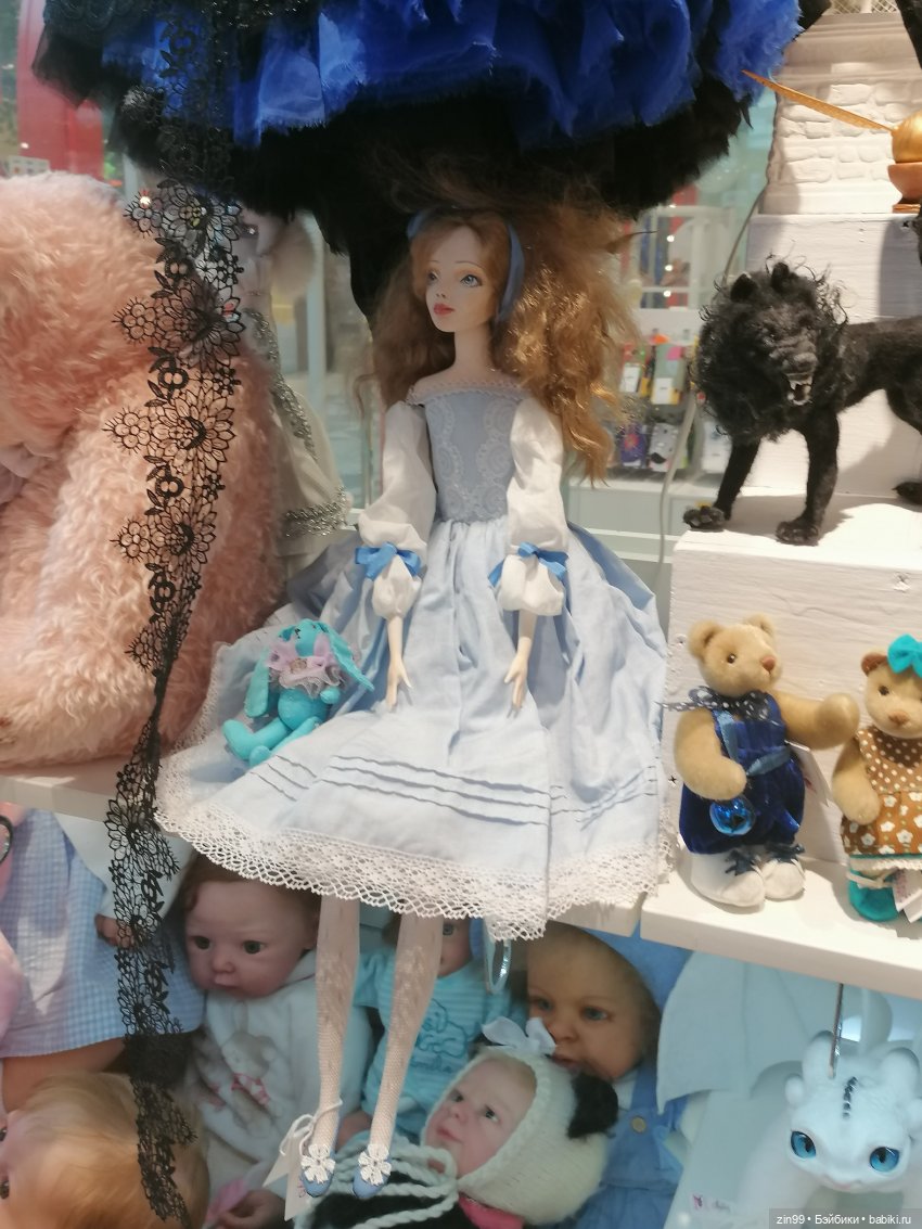 Прогулка в большой детский магазин и не только