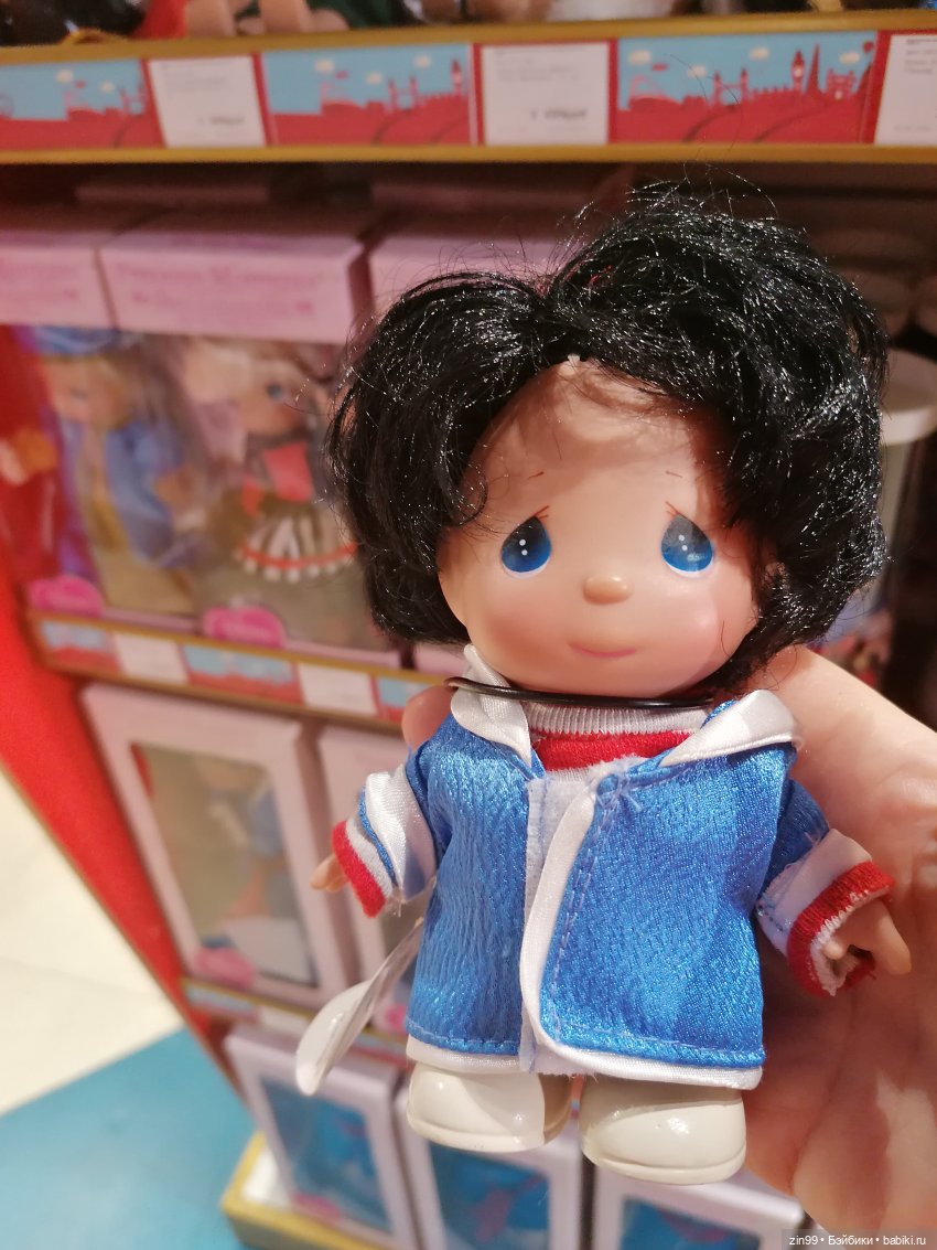 Прогулка в большой детский магазин и не только