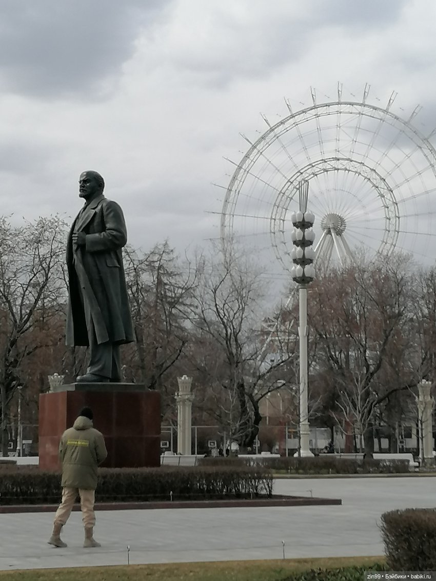 ВДНХ в апреле и новенькая