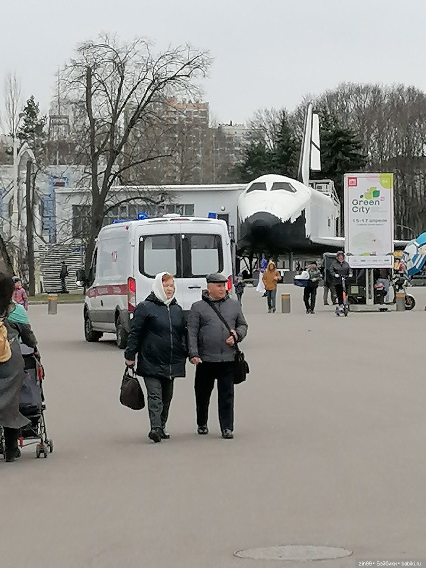 ВДНХ в апреле и новенькая