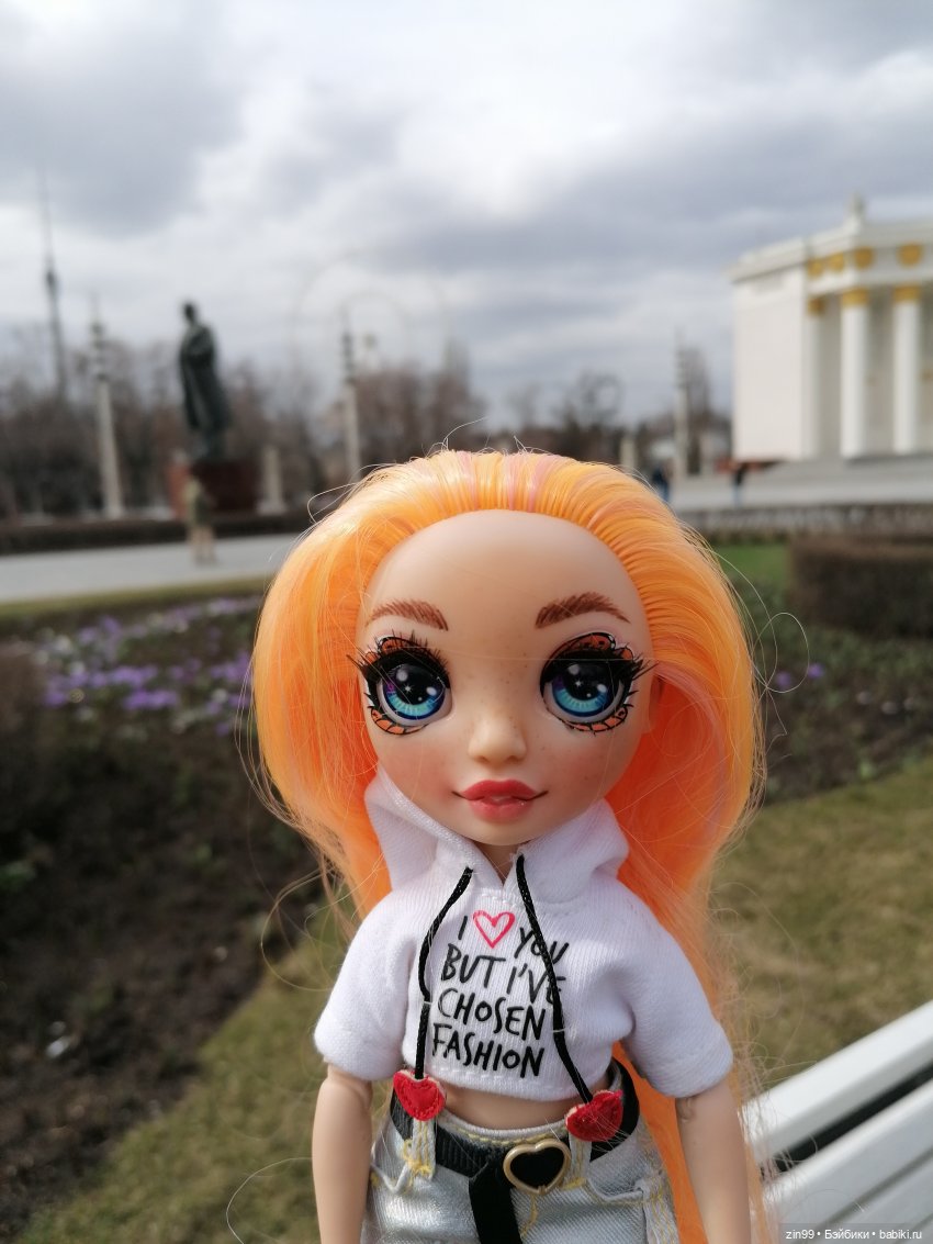 ВДНХ в апреле и новенькая