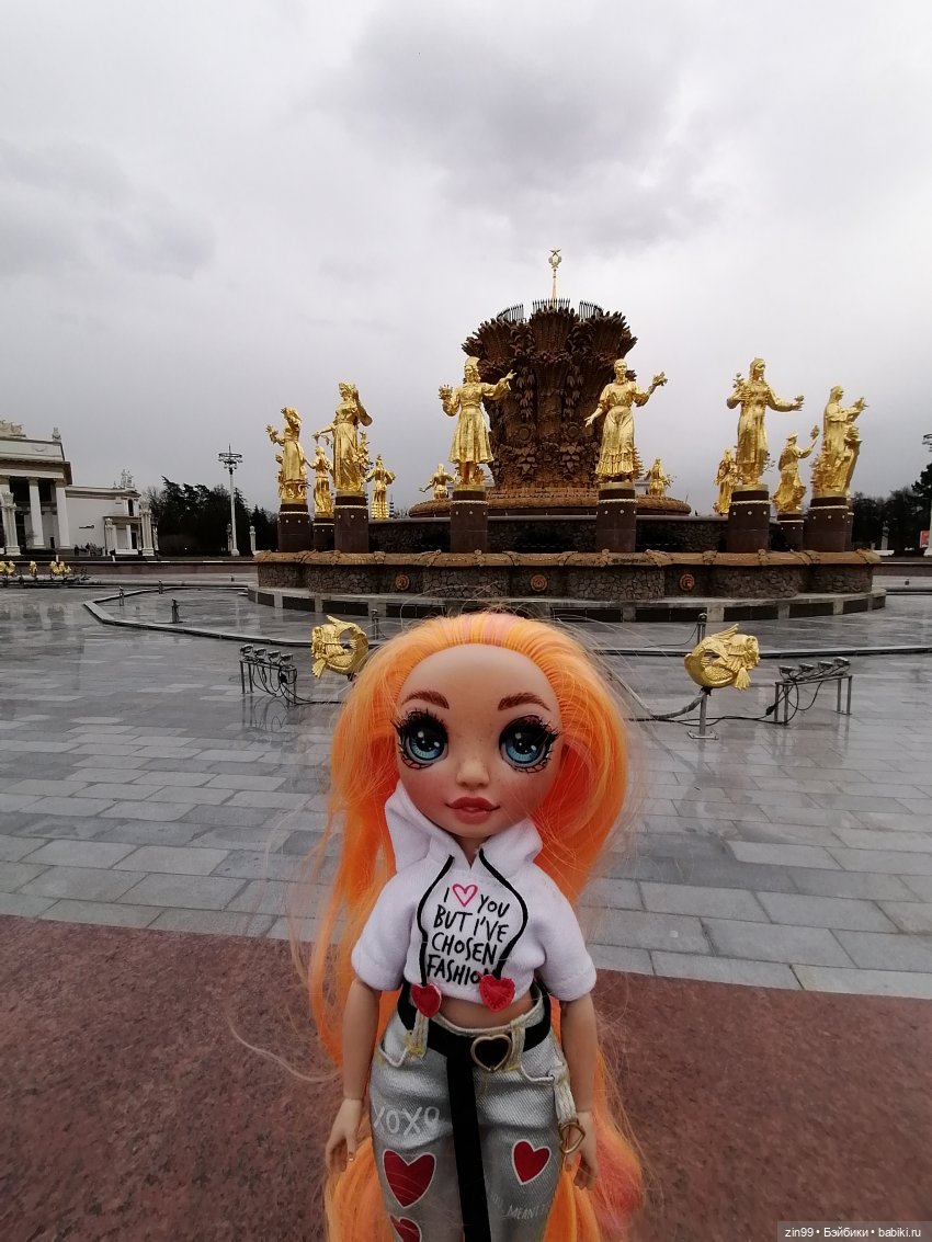 ВДНХ в апреле и новенькая