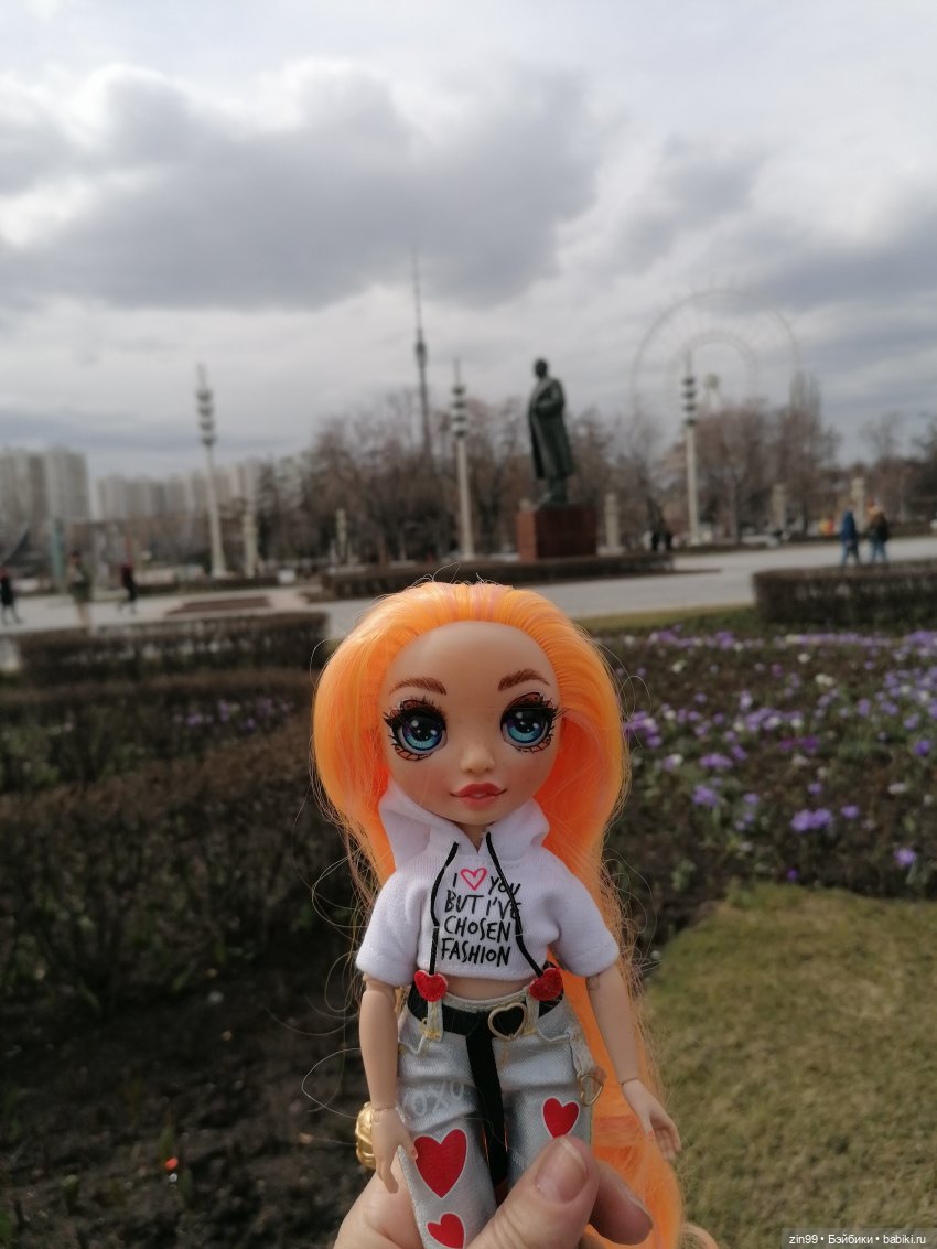 ВДНХ в апреле и новенькая