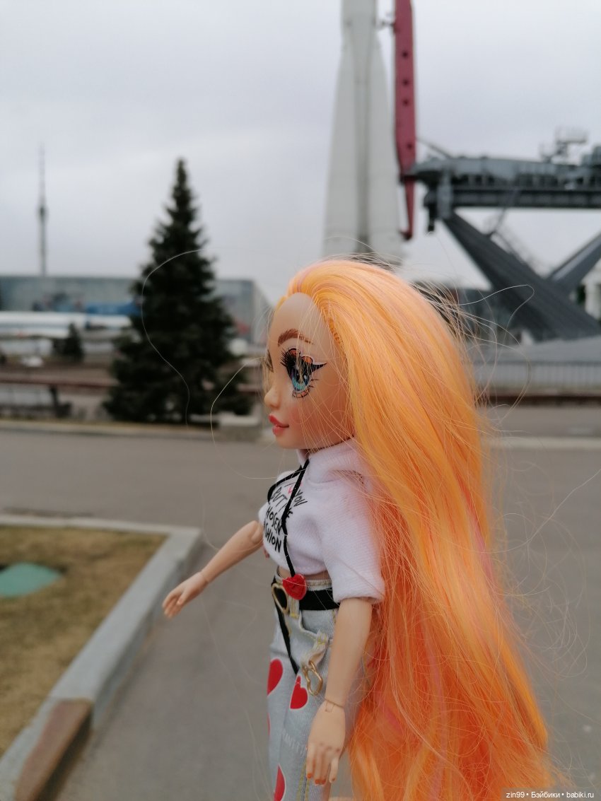 ВДНХ в апреле и новенькая