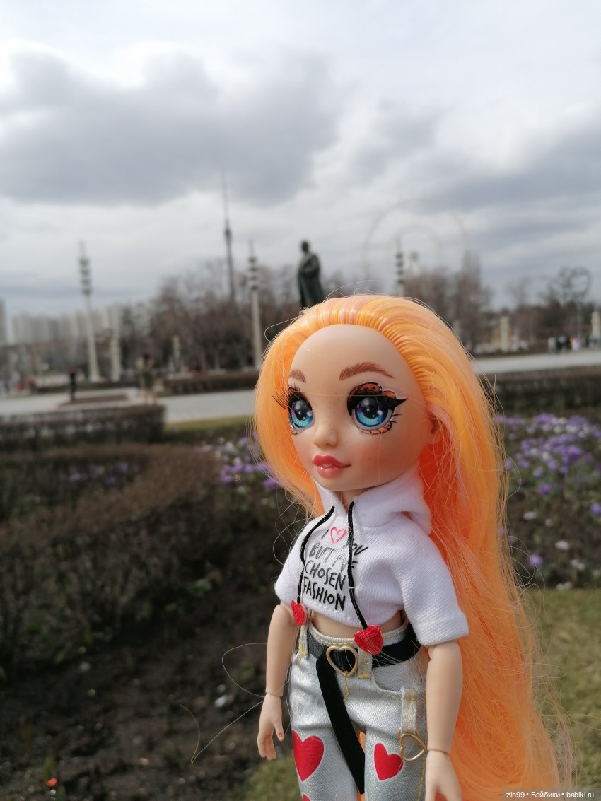 ВДНХ в апреле и новенькая