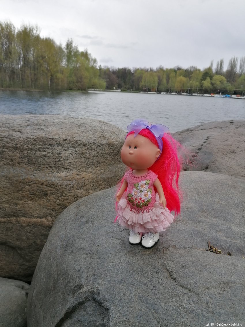 Мия Булочка, прогулка в парке