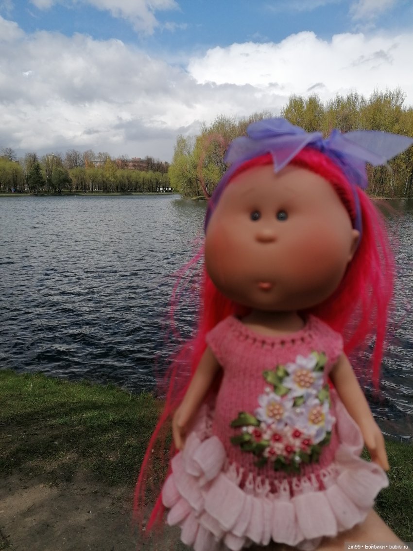 Мия Булочка, прогулка в парке