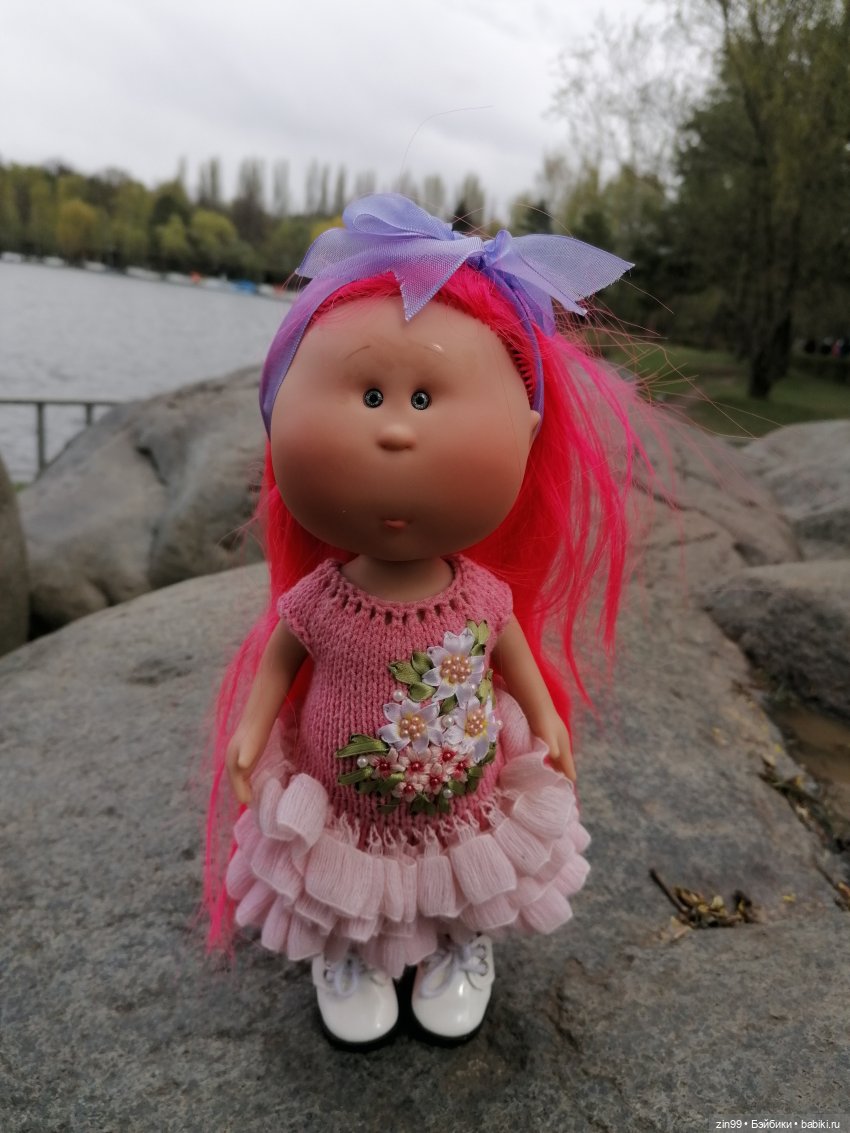 Мия Булочка, прогулка в парке