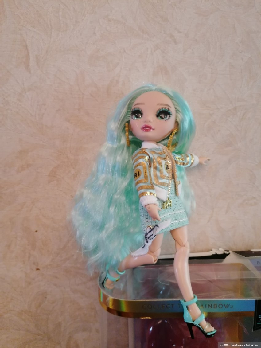 Кукла Rainbow High Daphne Minton